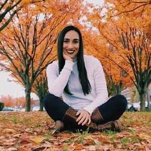 Meet your Posher, Laura